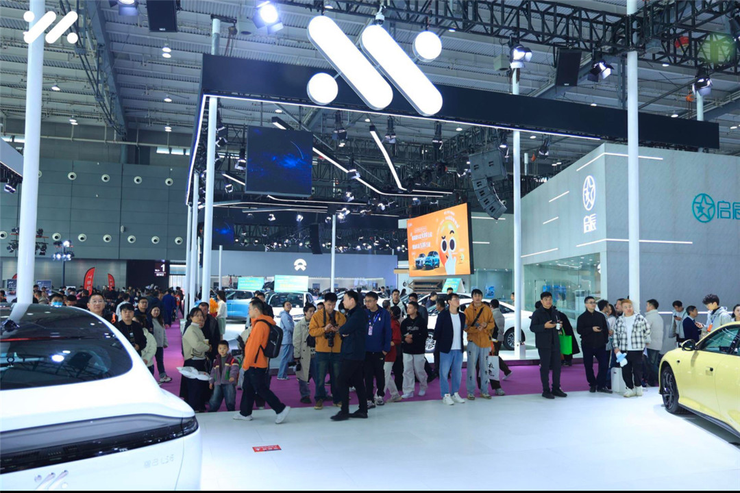 「超級(jí)爆品」全新智己LS6亮相長(zhǎng)沙車展