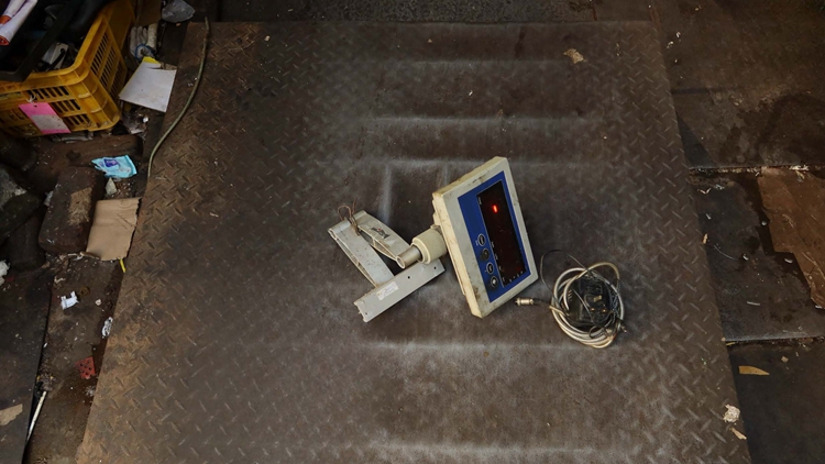 灣仔廢料回收商涉「呃秤」 海關：正展開調查