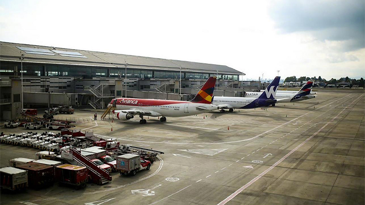 哥倫比亞一機庫發(fā)現(xiàn)約2萬具屍體