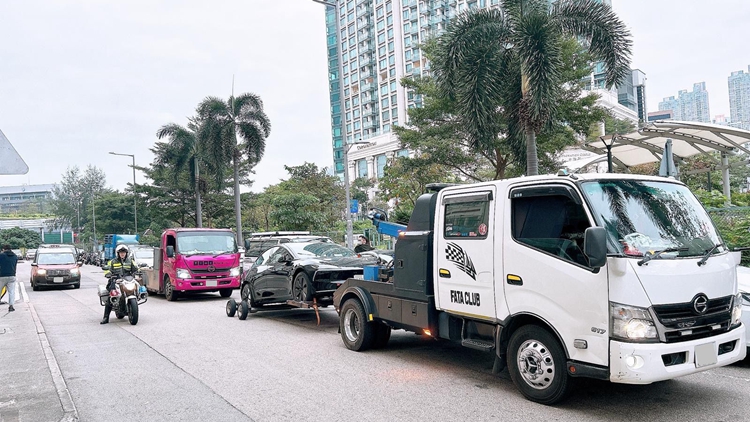 警方油尖打擊違泊 拘1男 發(fā)逾千張告票