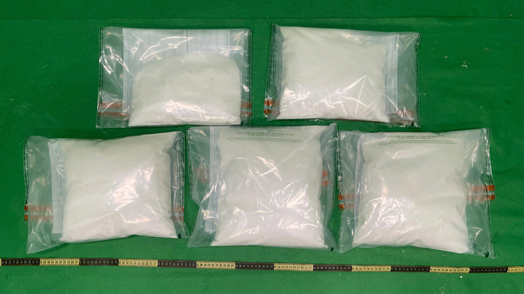 海關(guān)機場檢約570萬元懷疑氯胺酮 一名丹麥抵港男子被捕