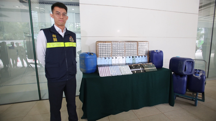 海關流浮山紅樹林搗破走私貨倉 檢值690萬元電子產(chǎn)品