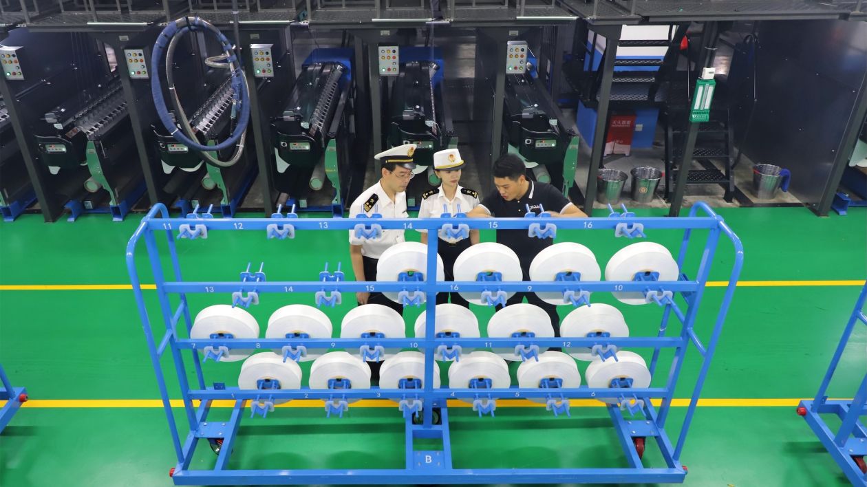 粵今年前11個(gè)月進(jìn)出口增長(zhǎng)一成 對(duì)港貿(mào)易雙位數(shù)增長(zhǎng)