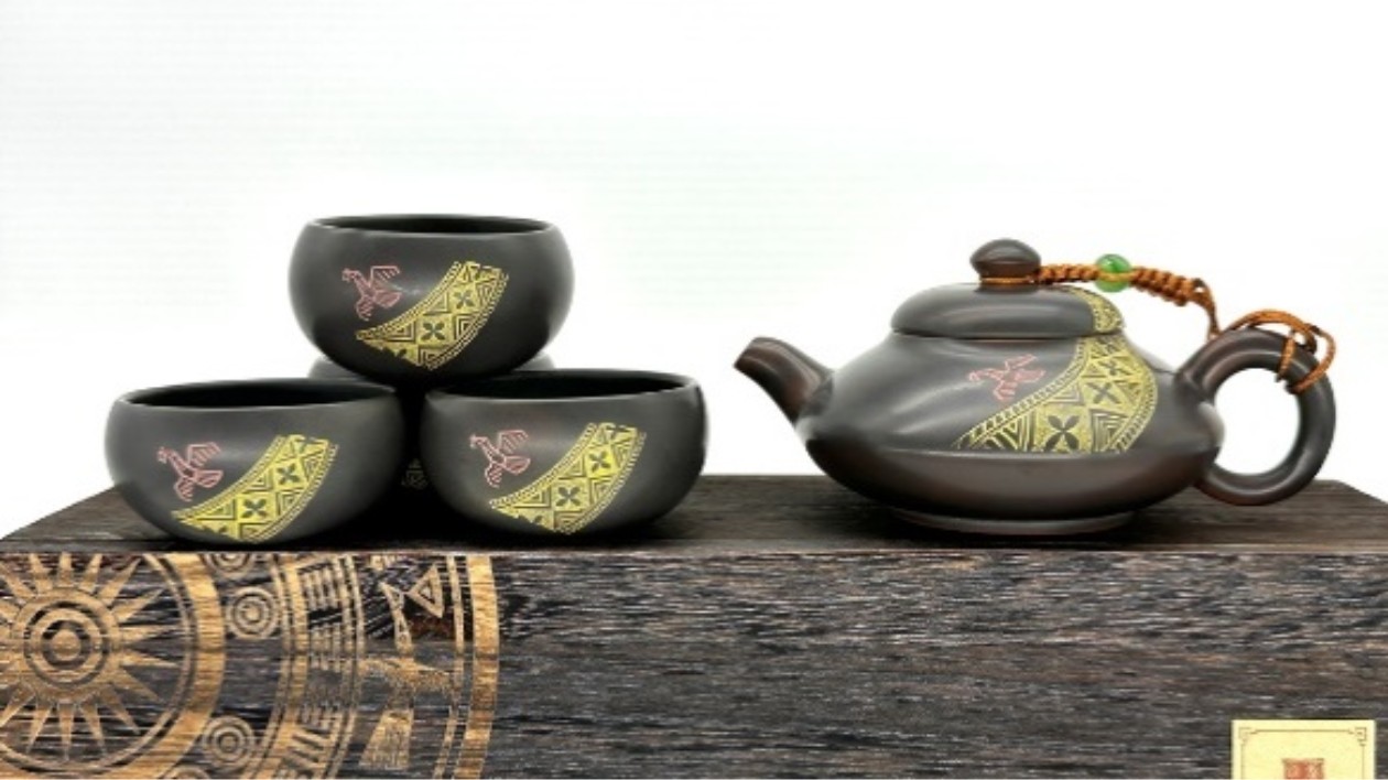 桂欽州坭興陶產(chǎn)業(yè)：傳統(tǒng)技藝與現(xiàn)代創(chuàng)新並進