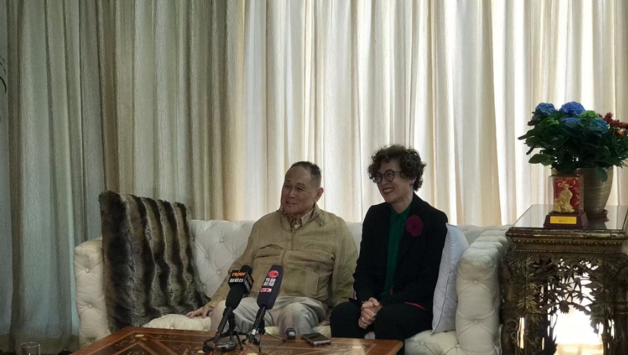 卓能趙世曾：山頂卓能山莊下月中截標(biāo)