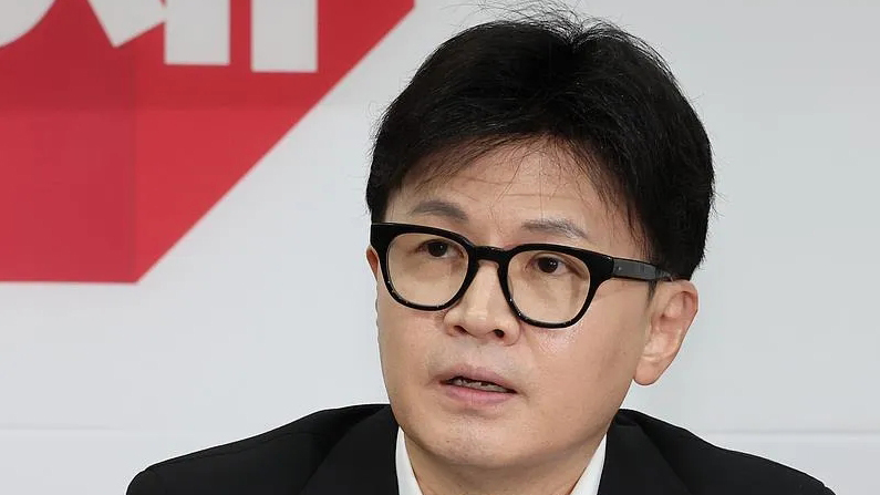 韓媒：韓國(guó)執(zhí)政黨黨首韓東勛宣布辭去黨首職務(wù)