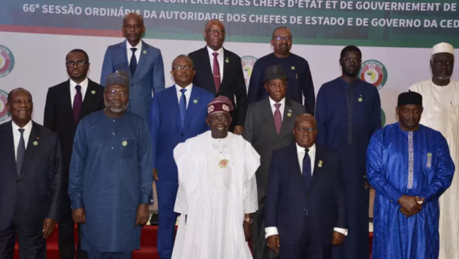 西共體峰會(huì)宣布批準(zhǔn)薩赫勒三國(guó)退出該組織