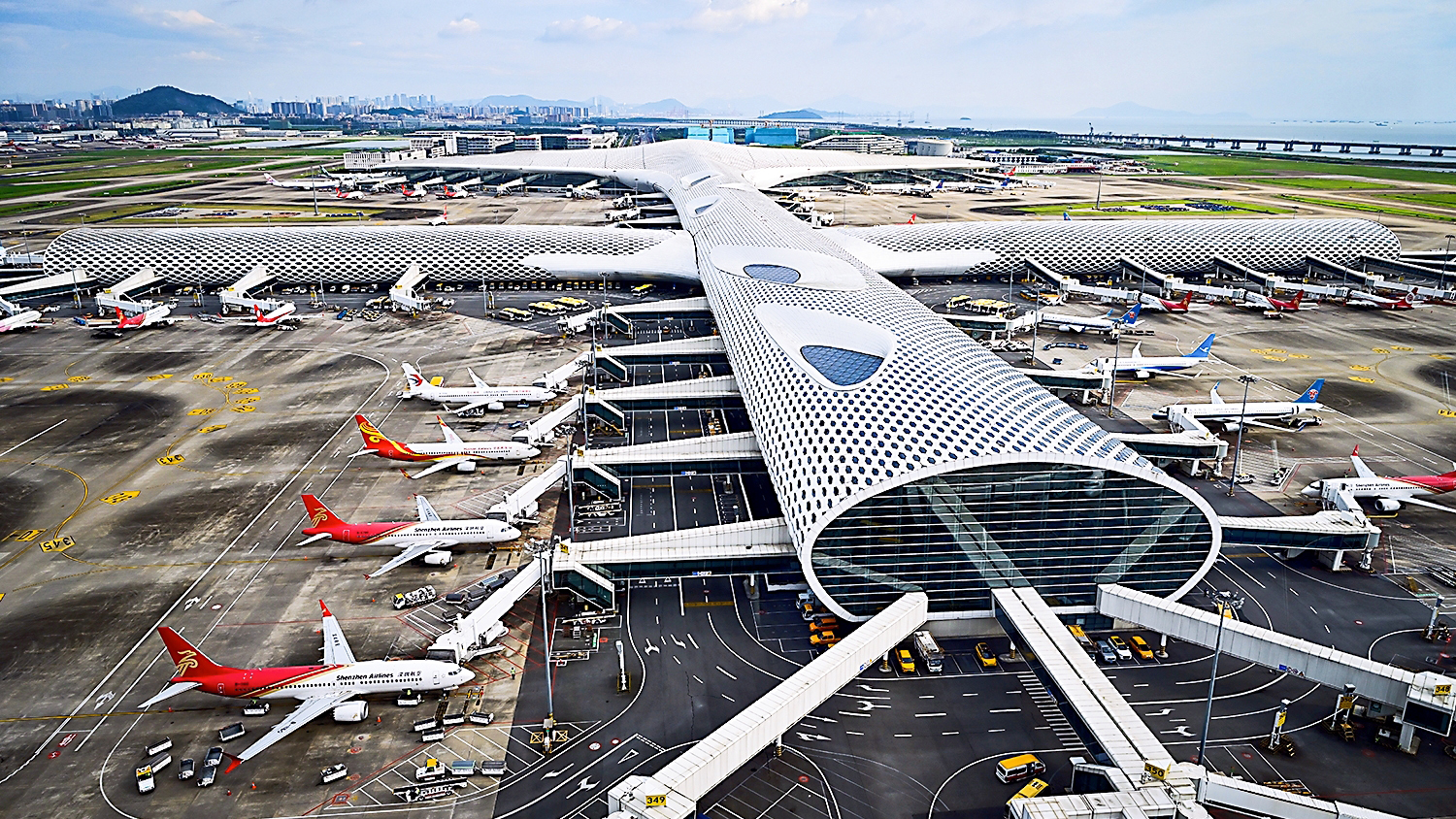 200架次！深圳機場國際及地區(qū)單日航班量創(chuàng)歷史新高