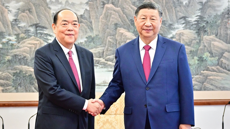 習(xí)近平會(huì)見(jiàn)賀一誠(chéng) 充分肯定賀一誠(chéng)及本屆澳門特區(qū)政府工作