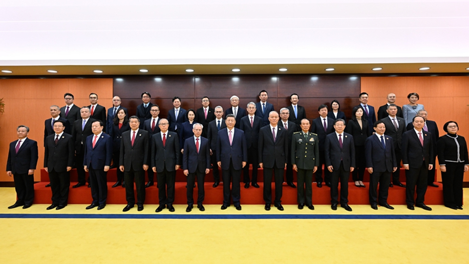 習近平會見澳門特別行政區(qū)新任行政、立法、司法機構負責人