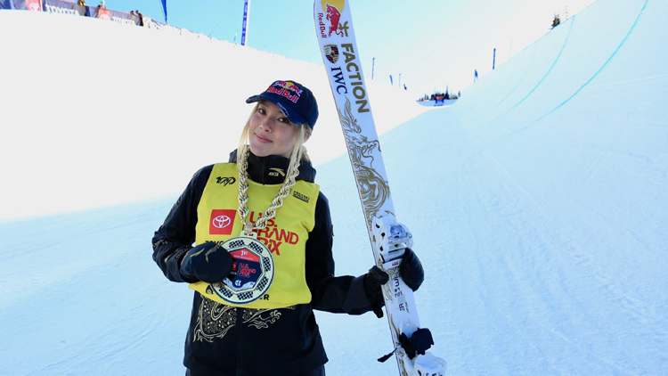 祝賀！谷愛凌自由式滑雪世界盃三連冠