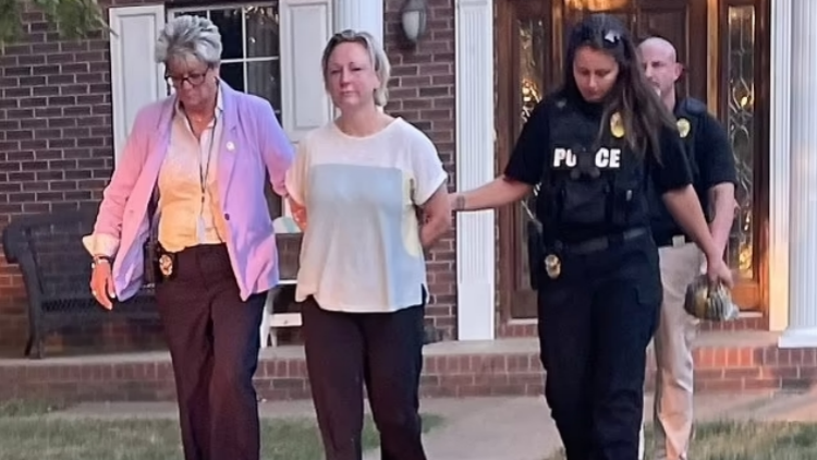 強(qiáng)暴12歲男童並懷孕生子 美國(guó)女教師判囚25年