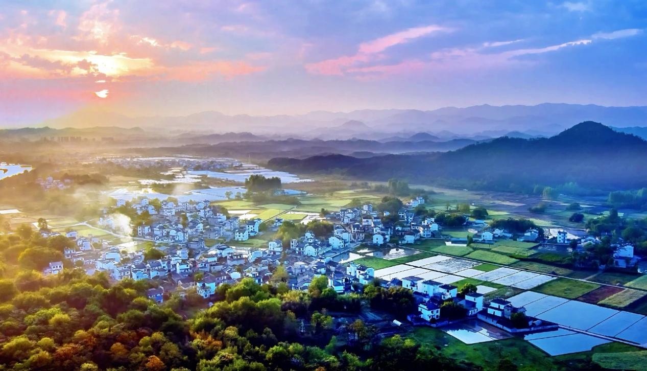 黨建引領(lǐng)綠色發(fā)展  皖屯溪黎陽(yáng)鎮(zhèn)創(chuàng)新打造「鄉(xiāng)村會(huì)客廳」