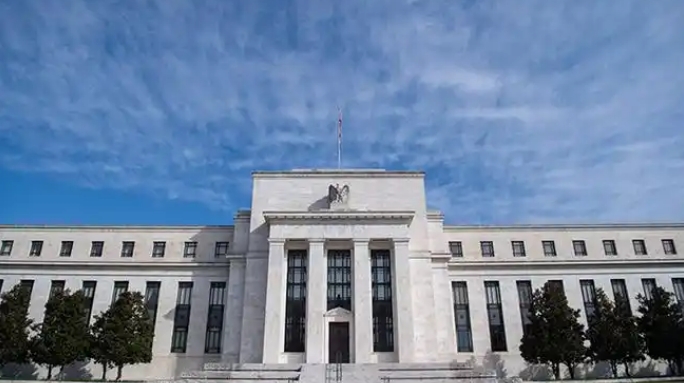 美聯(lián)儲明年或重回加息之路? 華爾街頂級經(jīng)濟學家：概率達四成