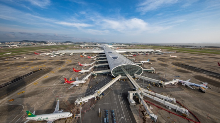 深圳機(jī)場年旅客吞吐量首次突破6000萬人次