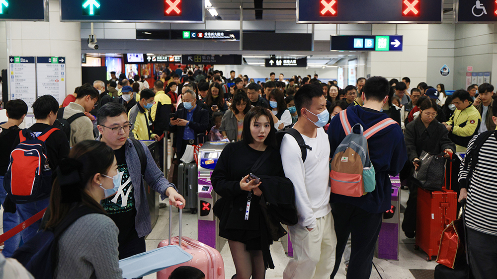 聖誕逾116萬人次出入境 當(dāng)中逾69萬人次出境