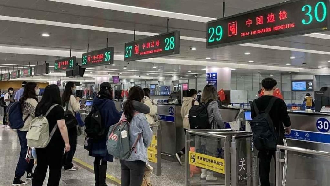 入境處：截至26日下午4時(shí)逾55萬(wàn)人次出入境