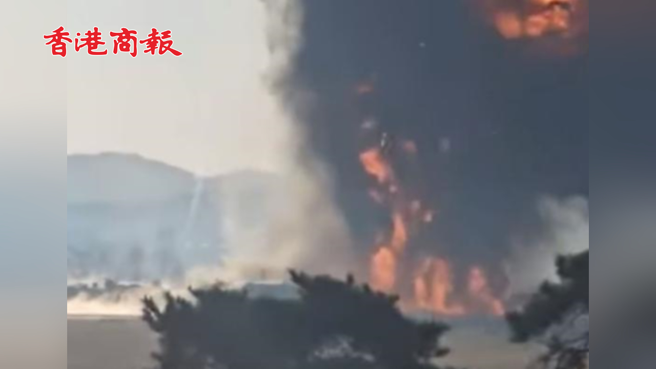 有片丨韓國(guó)一客機(jī)著陸時(shí)撞牆起火 已致28人死亡