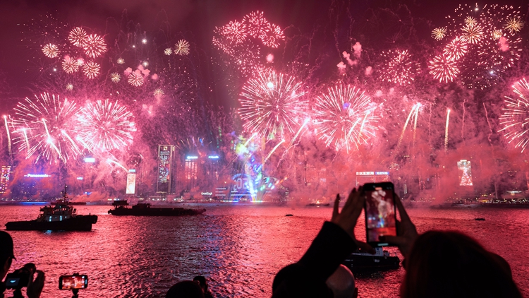 【名家指點(diǎn)】辭舊迎新 續(xù)寫新章