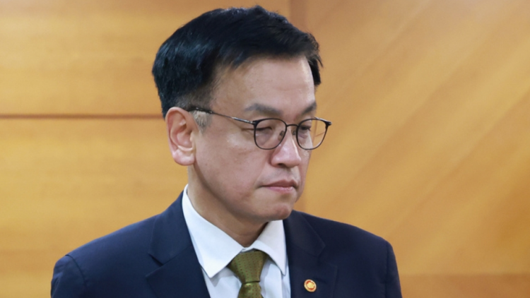 韓國(guó)代總統(tǒng)拒絕受理總統(tǒng)府高級(jí)幕僚辭職請(qǐng)願(yuàn)