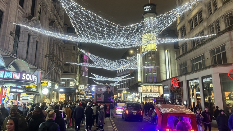 【商報(bào)圖說】英國持續(xù)「旅客逆差」