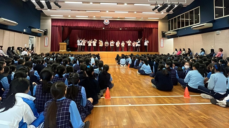 警察樂隊(duì)到聖士提反女子中學(xué)附小演出 培養(yǎng)學(xué)生對(duì)音樂了解