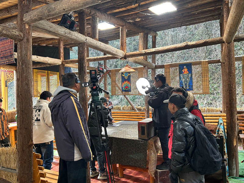 「空心村」變身「劇工廠」 皖黟縣影視產(chǎn)業(yè)迎「開(kāi)門(mén)紅」