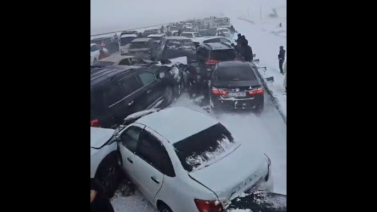 哈薩克斯坦一地發(fā)生95輛汽車連環(huán)相撞事故