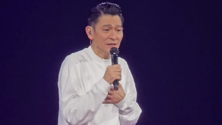 有片｜劉德華紅館演唱會(huì)尾場 演唱《如果有一天》