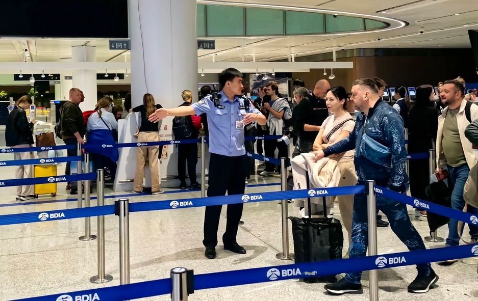 2024年6.1億人次出入境 同比上升43.9% 免簽入境外國(guó)人2011.5萬(wàn)人次