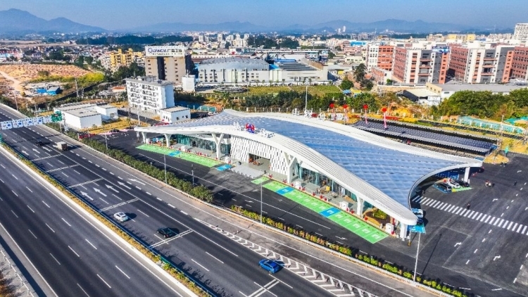 廣東首個(gè)「近零碳」新能源特色服務(wù)區(qū)正式投入春運(yùn)