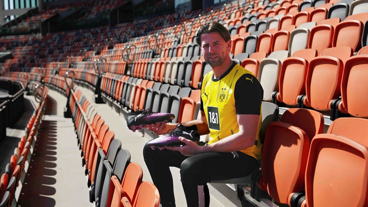 維丹費(fèi)拿訪(fǎng)港參觀(guān)啟德體育園 讚設(shè)施媲美多蒙特主場(chǎng)