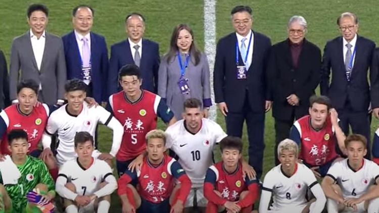 羅淑佩現(xiàn)場睇省港盃好開心：港隊(duì)打得很好 讚黃皓雋伍瑋謙