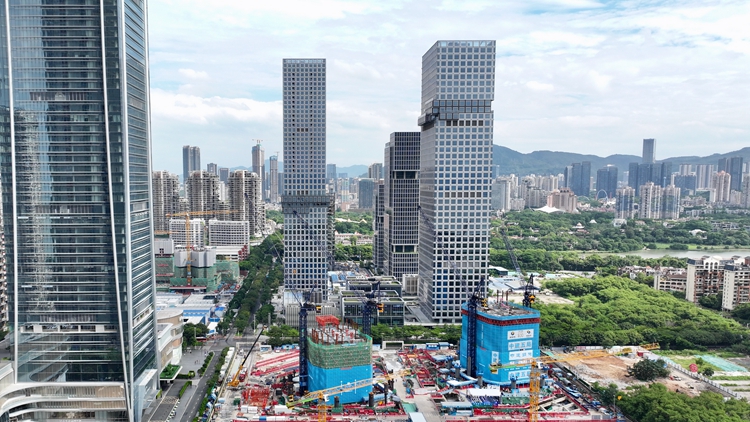 海報(bào)｜回望2024年深圳港澳合作大事，聽(tīng)聽(tīng)專(zhuān)家怎麼說(shuō)……