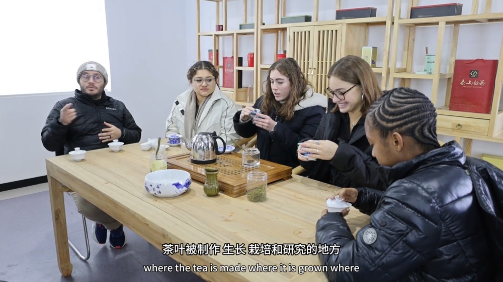 【視聽山東】YES項(xiàng)目美國(guó)青年「感知中國(guó) 探尋儒道文化」研學(xué)營(yíng)來(lái)岱嶽區(qū)開展文化體驗(yàn)活動(dòng)