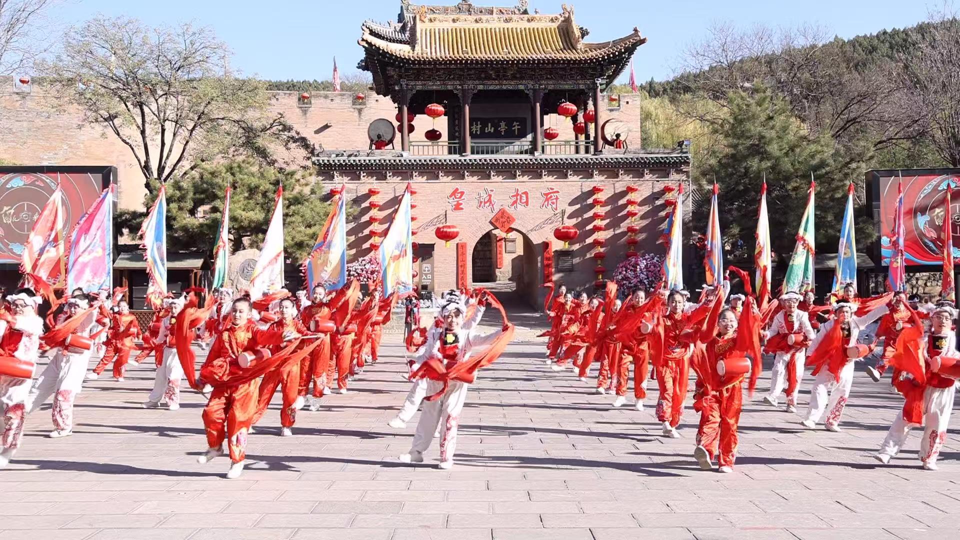 到山西皇城相府過(guò)龍飛鳳舞中國(guó)年