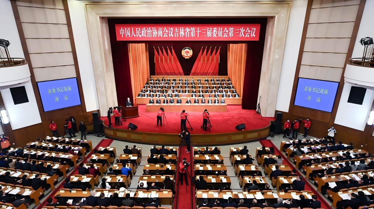 吉林省政協(xié)委員 香港吉林省社團(tuán)總會(huì)常務(wù)副會(huì)長、秘書長 侯佳貝——政協(xié)吉林省第十三屆委員會(huì)第三次會(huì)議委員聲音