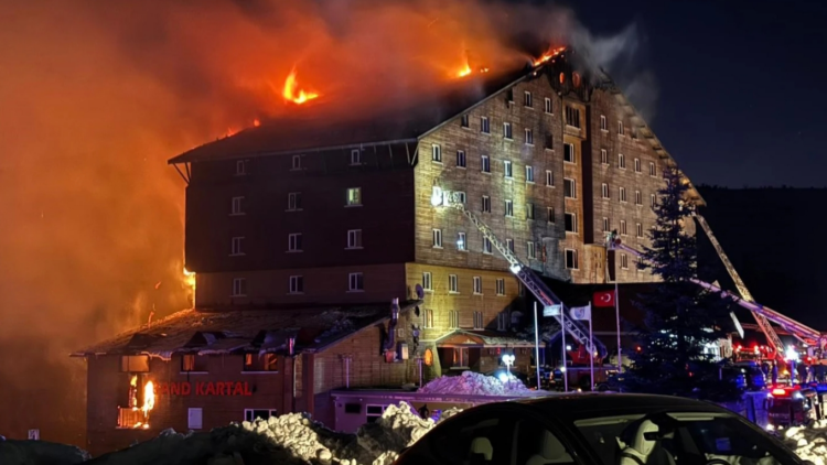 土耳其一滑雪度假區(qū)酒店發(fā)生火災(zāi) 已致66人死亡