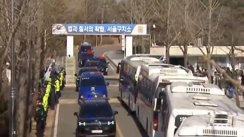 尹錫悅抵達(dá)韓國(guó)憲法法院 準(zhǔn)備參加彈劾案庭審第四次辯論