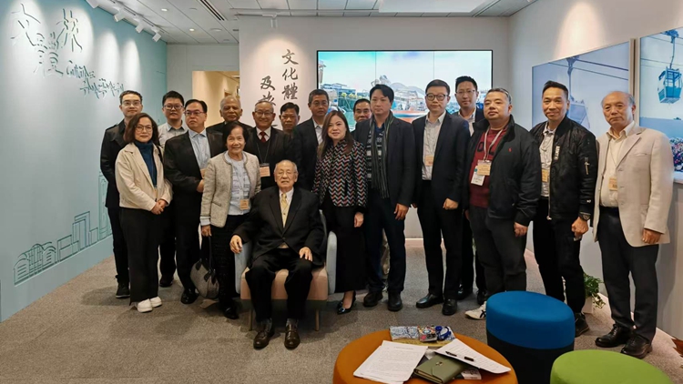 工聯(lián)會約見羅淑佩 冀善用「兩航起義」打造愛國教育旅遊