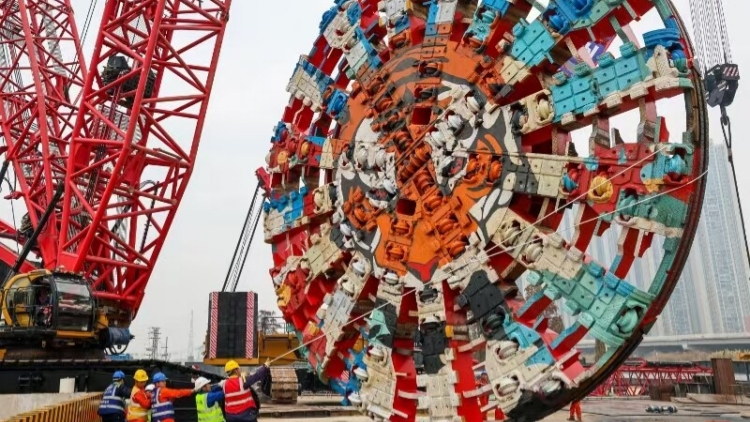 廣州廣南聯(lián)絡(luò)線西塱隧道盾構(gòu)機(jī)刀盤下井