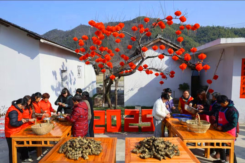 送粽子也送祝福  皖黟縣漁亭鎮(zhèn)新春「禮包」暖民心