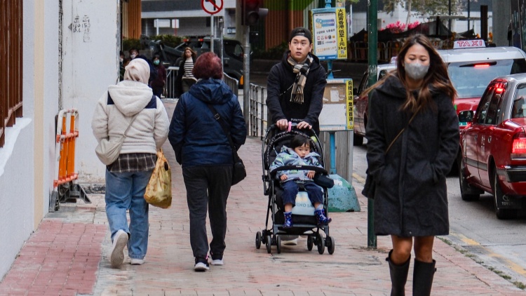 天文臺(tái)發(fā)出寒冷天氣警告  明早市區(qū)最低氣溫約10度