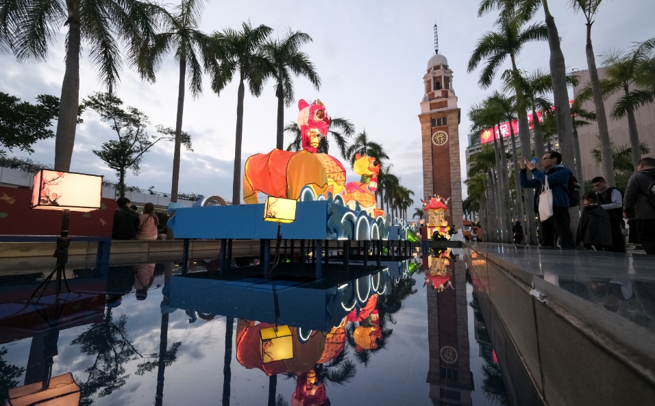 【港商時(shí)評(píng)】金蛇靈動(dòng) 順勢(shì)蛻變