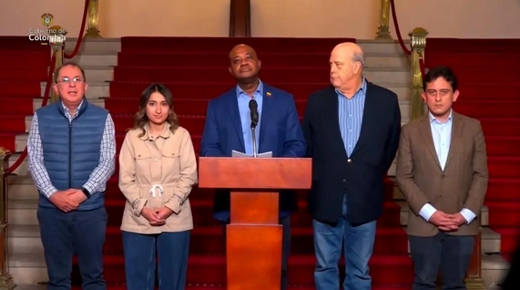 哥倫比亞讓步允接收美軍機(jī)遣返非法移民 特朗普暫緩關(guān)稅制裁