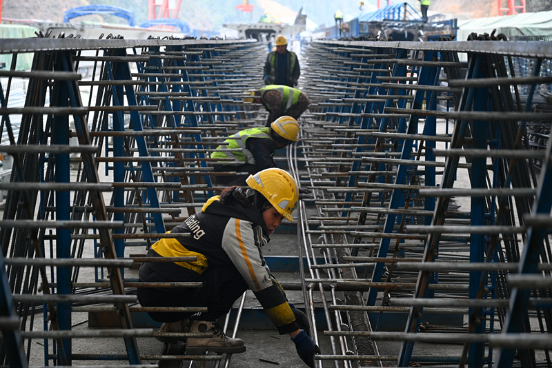 【新春走基層】皖祁門(mén)：高速建設(shè)不「打烊」  春節(jié)堅(jiān)守保進(jìn)度