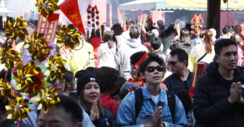 車公廟年初三開(kāi)放至傍晚6時(shí) 截至12時(shí)逾1.8萬(wàn)人次進(jìn)廟