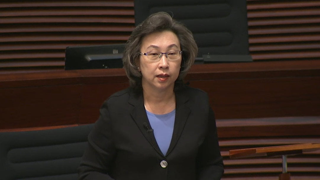 楊何蓓茵：公務(wù)員編制現(xiàn)仍有約2萬(wàn)空缺 不宜隨便縮減