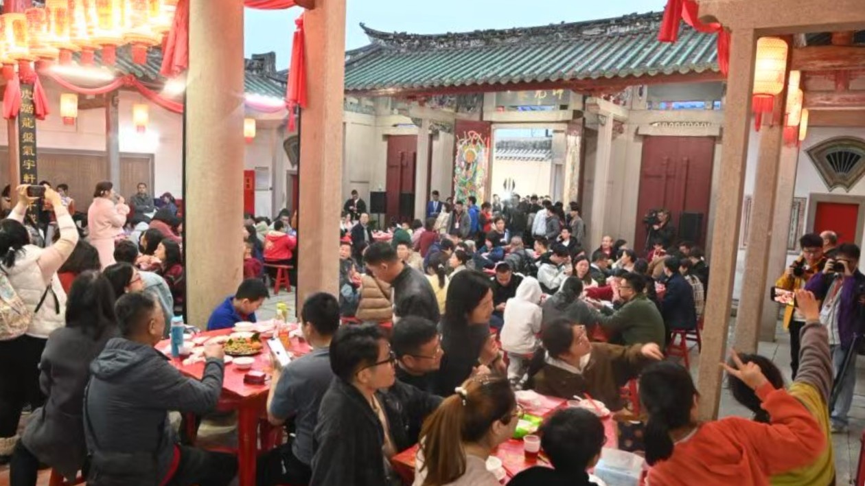 請(qǐng)到汕頭過(guò)大年: 潮南英歌宴喜迎八方來(lái)客