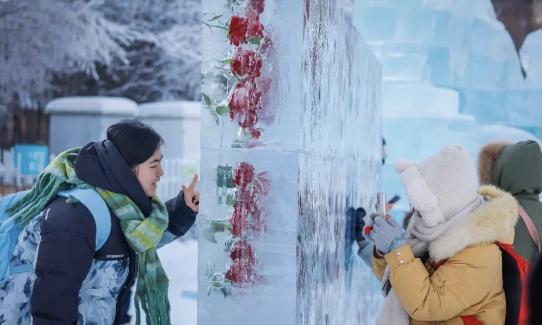 長春冰雪雕塑點亮藝術(shù)之都